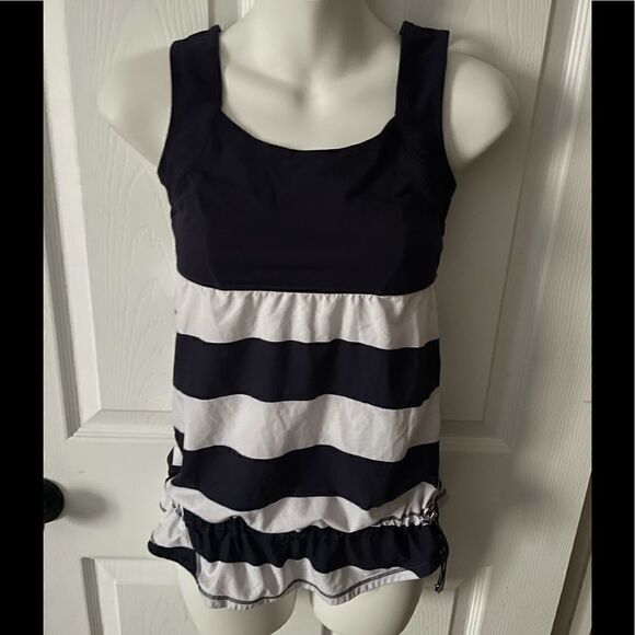 Lululemon white & blue striped tame me tank top size 4 - Picture 1 of 6